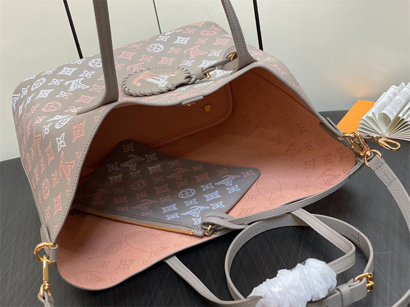  curated carryall bag detail view showing craftsmanship