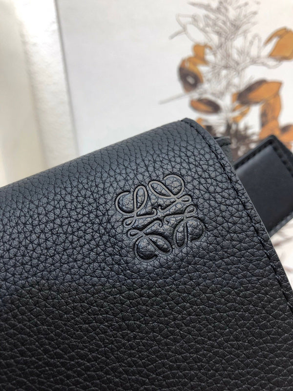 Ziva's Charm handbag – detail view (18cm*14cm*4.5cm)