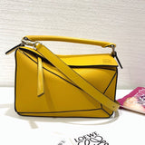 Ziva's Charm handbag – detail view (24cm*16cm*10cm)