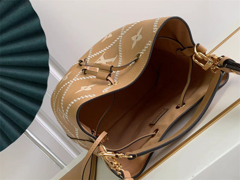  handbag interior and compartment view 9
