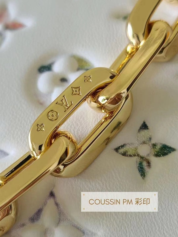 Close-up detail of structured premium women's handbag – women's designer-style accessory