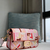 Ziva's Charm handbag – detail view (27cm*6cm*15cm)