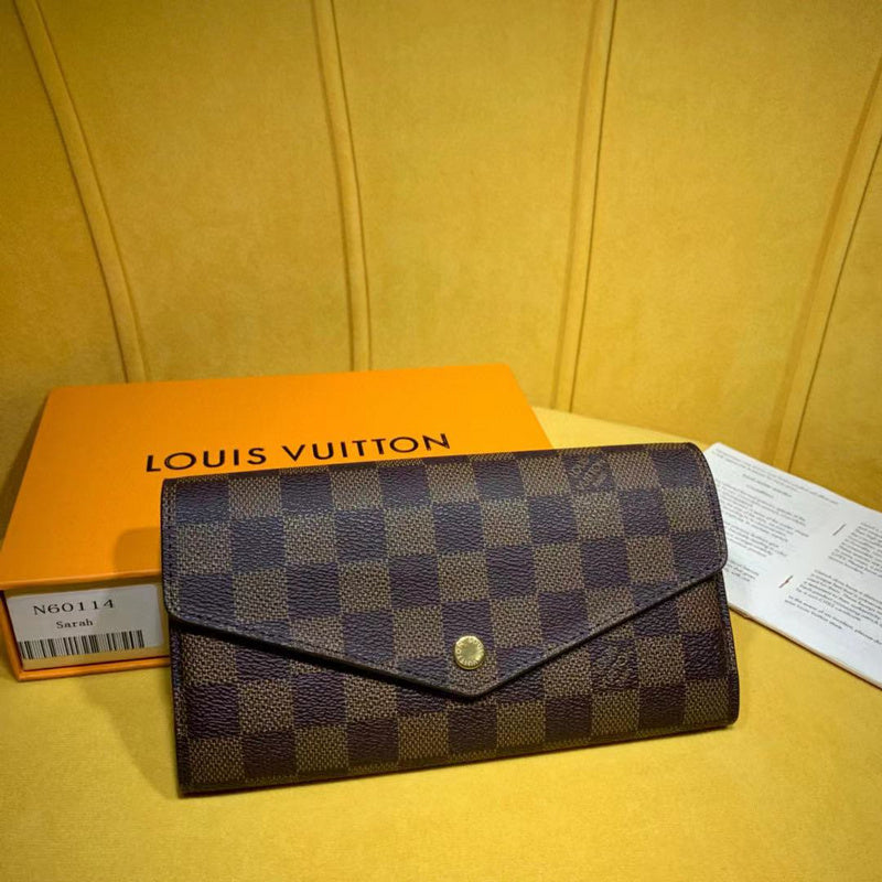 Side profile of refined signature women's handbag – women's designer-style accessory