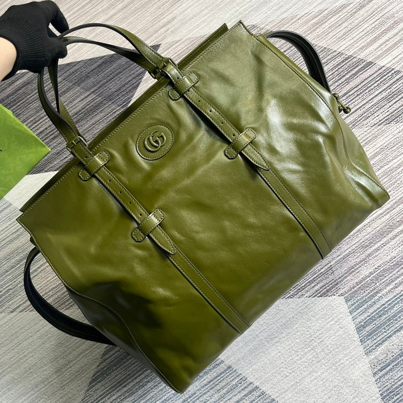 Handle and strap detail of everyday-luxe modern women's handbag – women's luxury accessory