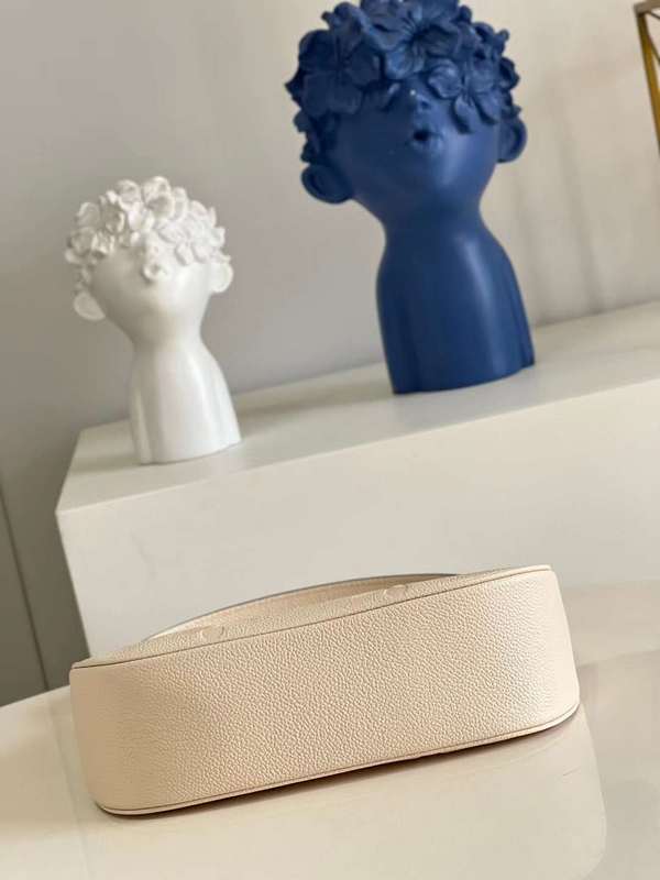 Styled lifestyle shot of statement everyday-luxe women's handbag – women's everyday handbag