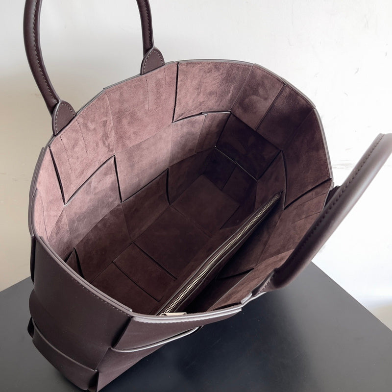 Sophisticated Premium PU Leather Handbag - Chic Everyday Appeal | Women's Statement Accessory #1573 - side angle view (image 2) of designer-inspired handbag