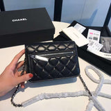Zivas Charm Understated Luxury Luxury Handbag (Premium Everyday Carry) – Close-Up Detail