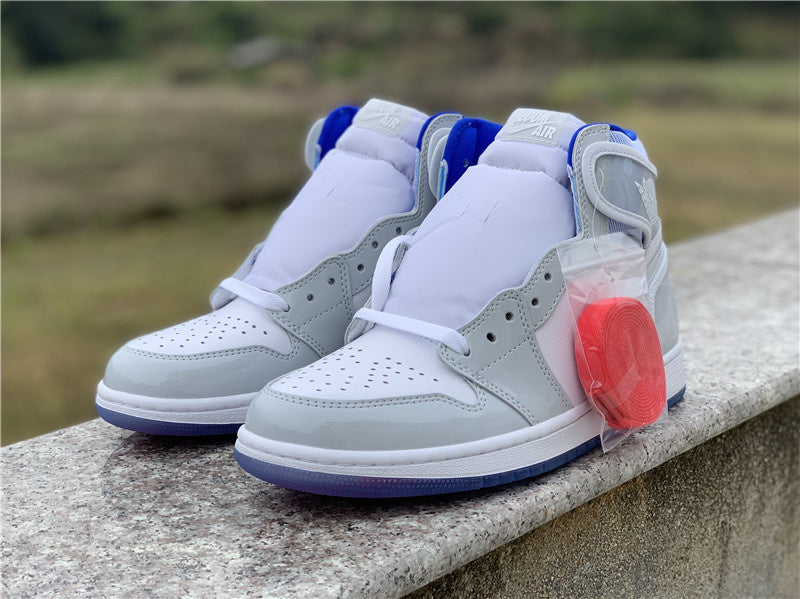 Nike Men's & Women's Designer Lifestyle Shoes — Style 020 angle view