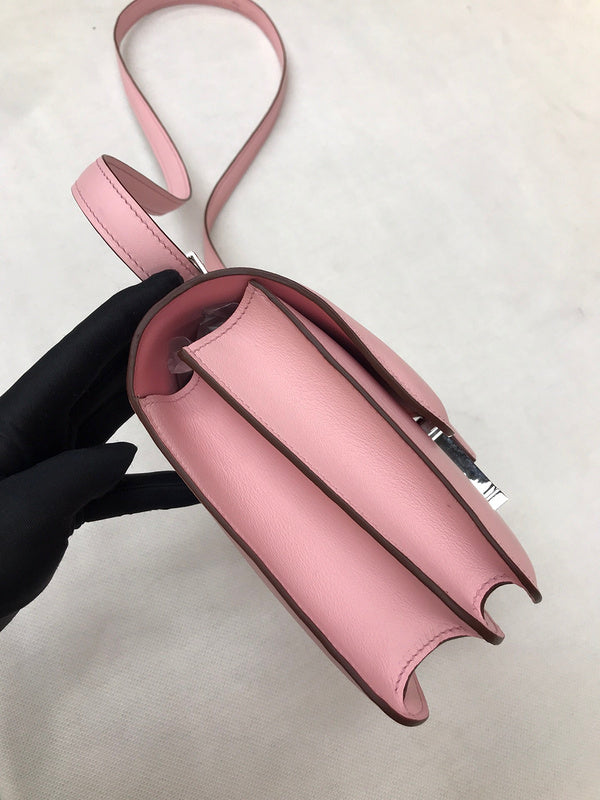 Close-up detail of versatile bag design