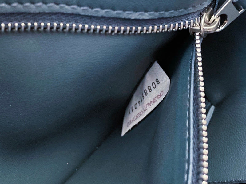 Understated Premium PU Leather Handbag - Refined Silhouette | Women's Luxury Handbag #1624 - side angle view (image 2) of designer-inspired handbag