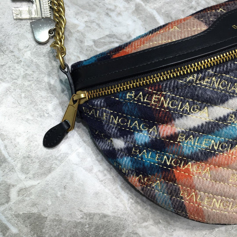 Polished Vegan Leather Handbag - Smooth Faux-Leather Exterior | Women's Luxury Handbag #730 - close-up detail shot (image 3) of designer-inspired handbag