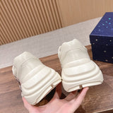Gucci clean off-white luxury sneakers view 9 padded collar comfort