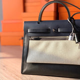  everyday handbag detail view showing craftsmanship 32