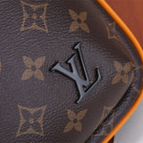  shoulder bag close-up of hardware and finish