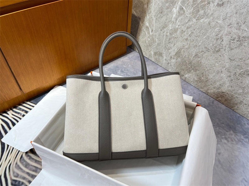  everyday bag interior and compartment view