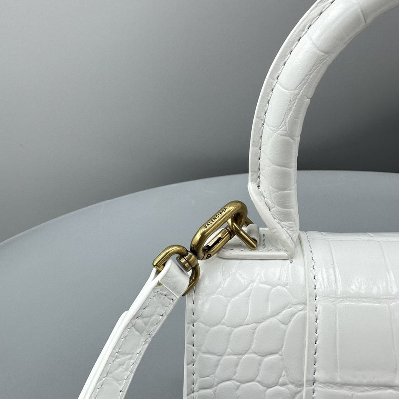 Zivas Charm Sleek Silhouette Fashion Handbag (Polished Everyday Piece) – Interior View
