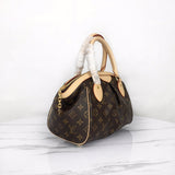 Close-up detail of chic everyday-luxe women's handbag – women's designer-style accessory
