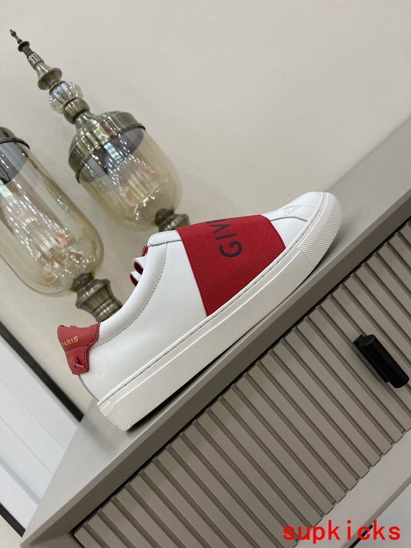 Givenchy shoes Style 088 - sole and craftsmanship detail