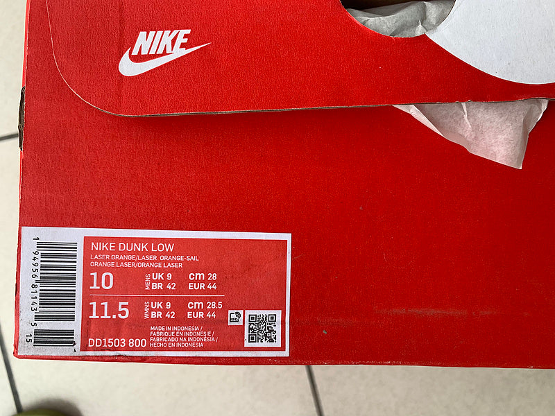 Nike Men's & Women's Premium Casual Sneakers — Style 184 hardware detail