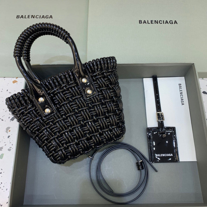 Zivas Charm Effortless Elegance Statement Handbag (Timeless Wardrobe Addition) – Detail View
