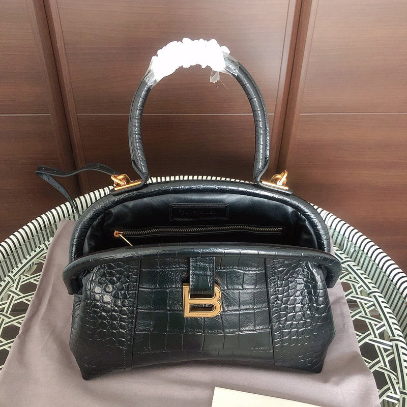 Styled lifestyle shot of modern chic women's handbag – women's designer-style accessory