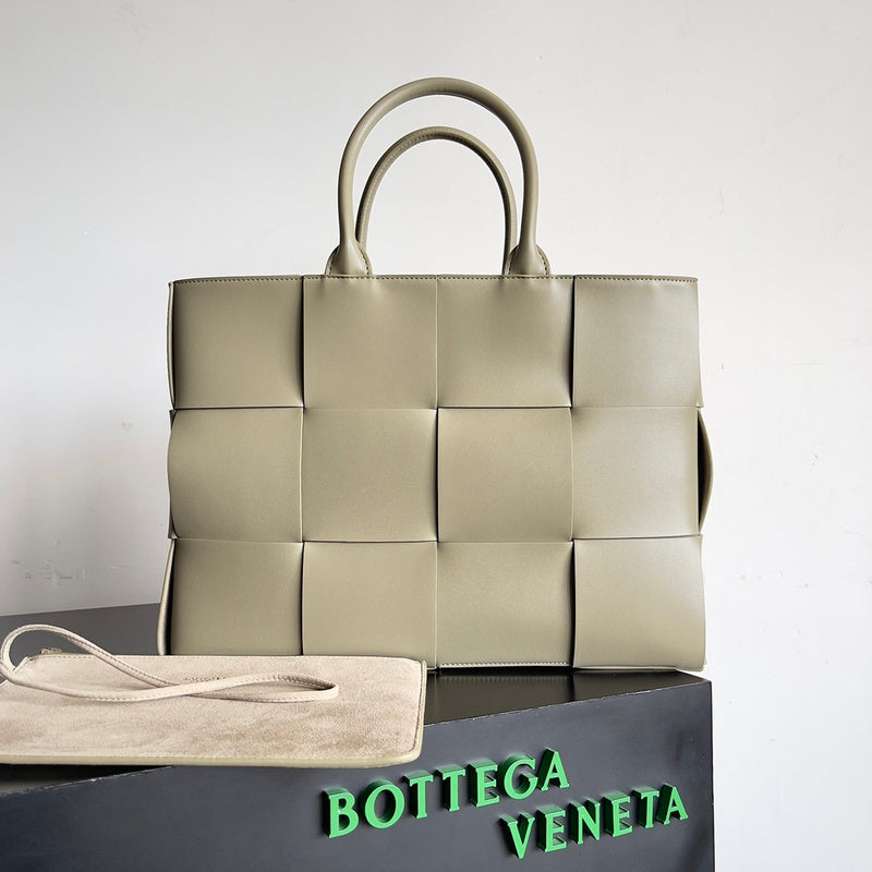 Structured Faux Leather Handbag - Everyday Elegance | Women's Designer-Inspired Purse #1579 - front view (image 1) of designer-inspired handbag