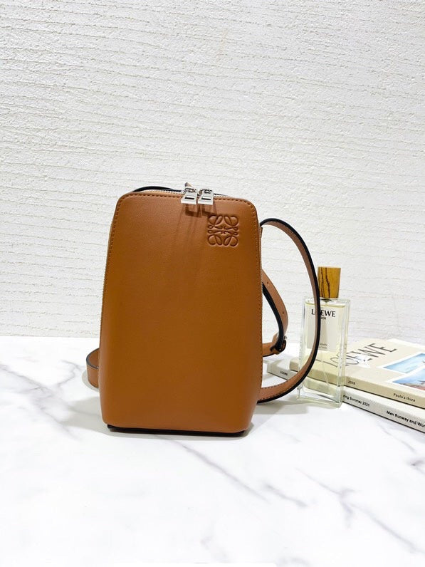 Ziva's Charm handbag – back view (12cm*6cm*20cm)