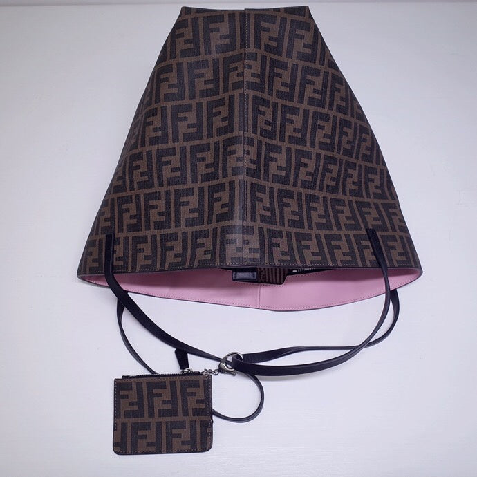 Ziva's Charm handbag – product shot (34cm*28.5cm*14cm)