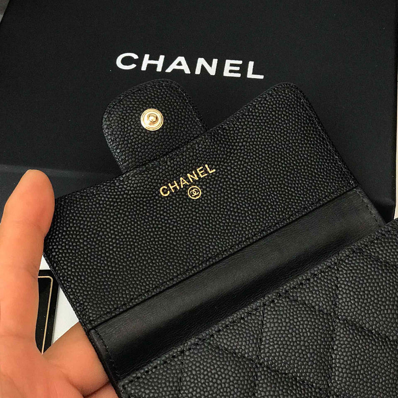 Zivas Charm Classic Sensibility Everyday Handbag (Contemporary Shape Language) – Lifestyle Shot
