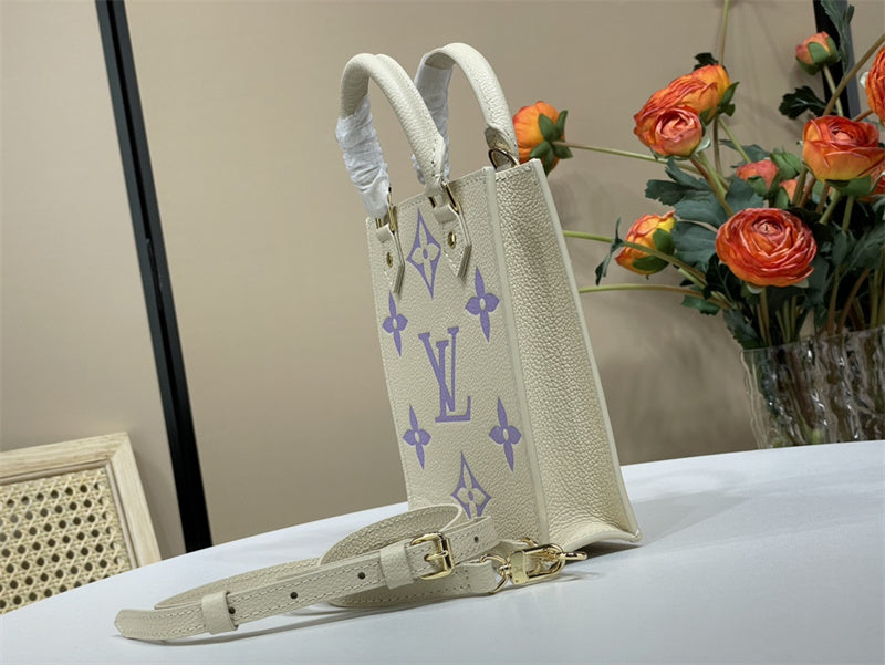  versatile shopper bag styled with outfit 12
