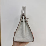  chic shopper bag detail view showing craftsmanship 20