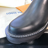 Styling view of Louis Vuitton luxury piece style No.016