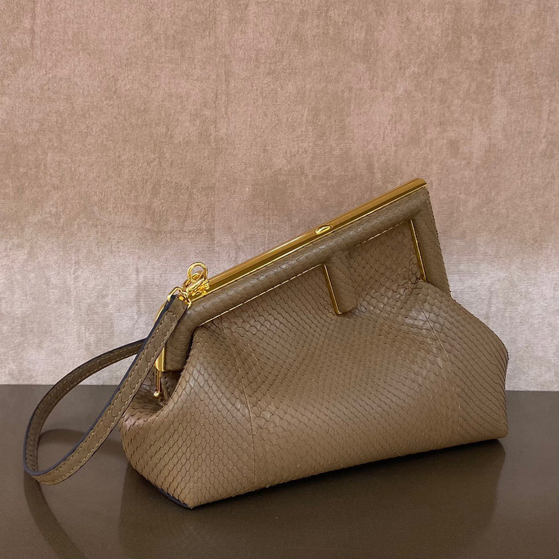 Ziva's Charm handbag – detail view (Standard Size)