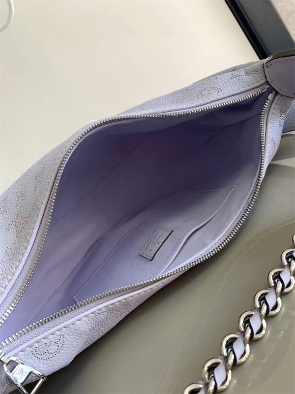  Curated everyday bag front view 37