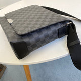 Handle and strap detail of polished chic women's handbag – women's luxury handbag