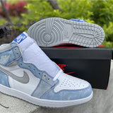 Nike crisp white luxury sneakers view 23 retro runner design
