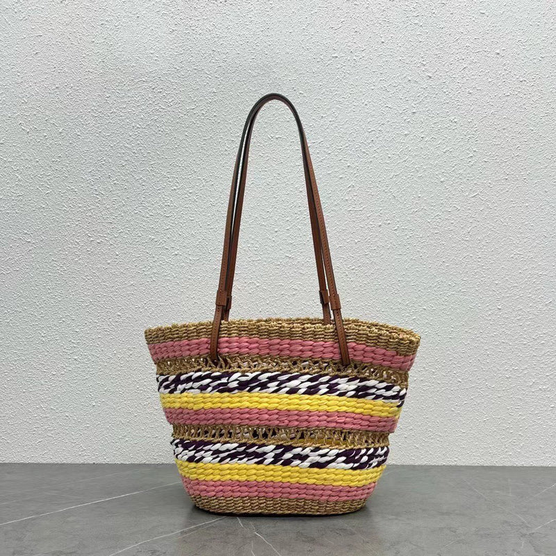 Ziva's Charm handbag – close-up view (35cm*19cm*24cm)
