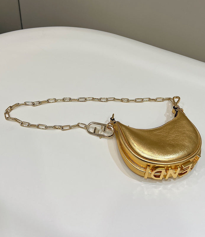 Ziva's Charm handbag – detail view (16.5cm*14cm*5cm)