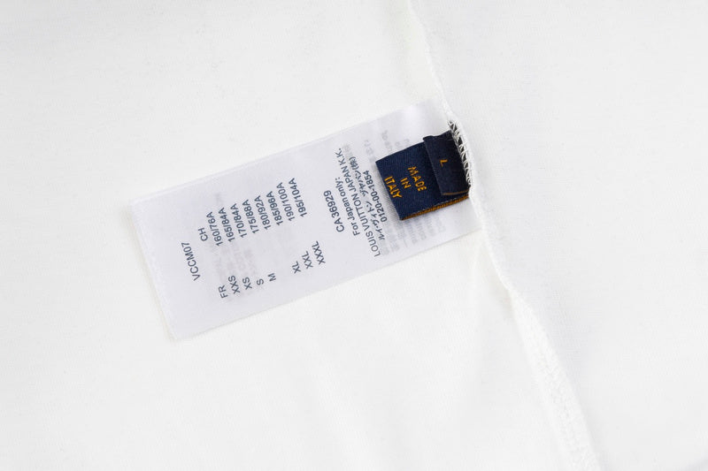 Full styled look of Louis Vuitton cotton t-shirt with everyday silhouette