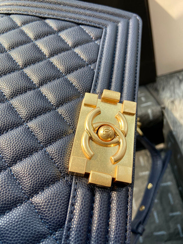  women's handbag, mid design, view 7