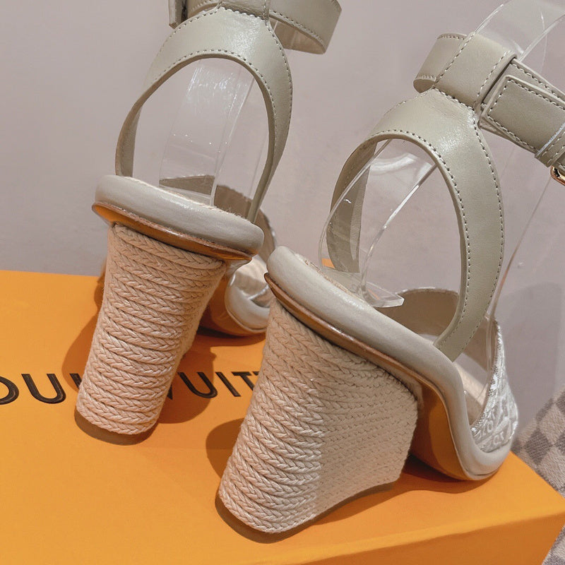Louis Vuitton shoes Style 336 - sole and craftsmanship detail (alternate angle)