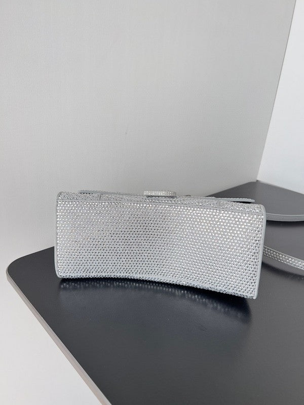 Zivas Charm Chic Craftsmanship Statement Handbag (Modern Wardrobe Staple) – Side Profile
