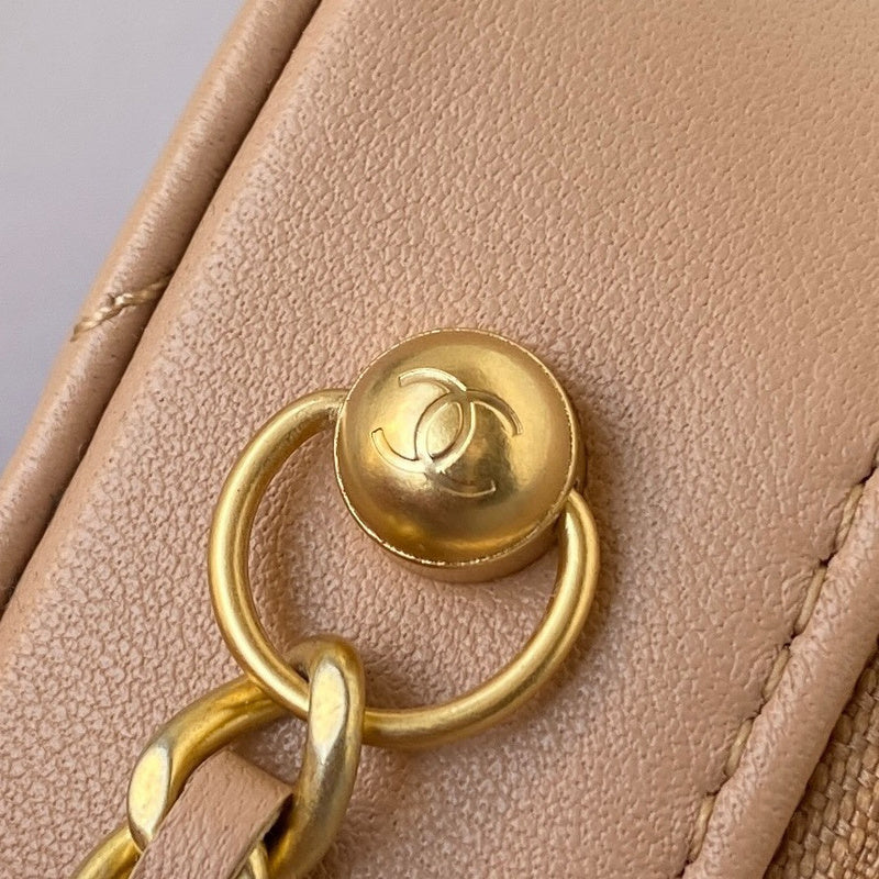  handbag, compact everyday style, image 7