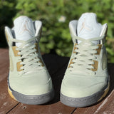 Nike Men's & Women's Luxury Low-Top Trainers — Style 249 hardware detail