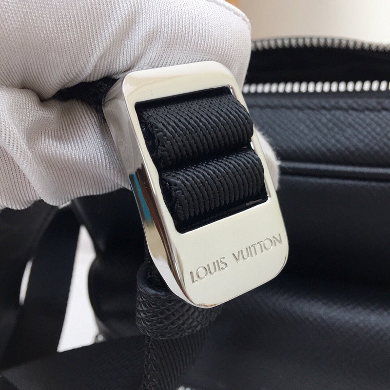 Back view of everyday-luxe signature women's handbag – women's designer-style accessory