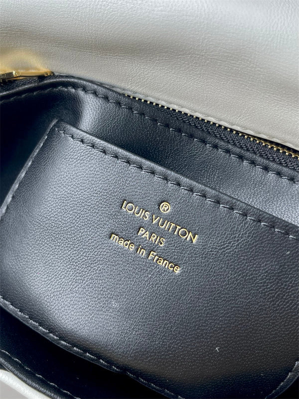  structured shoulder bag detail view showing craftsmanship 20