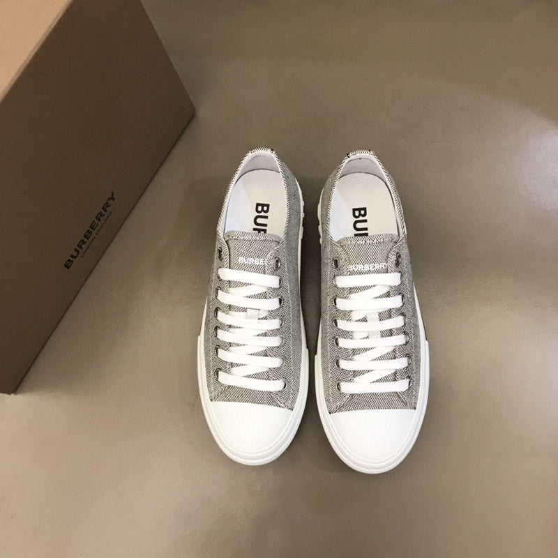 Burberry shoes Style 286 - logo and branding close-up