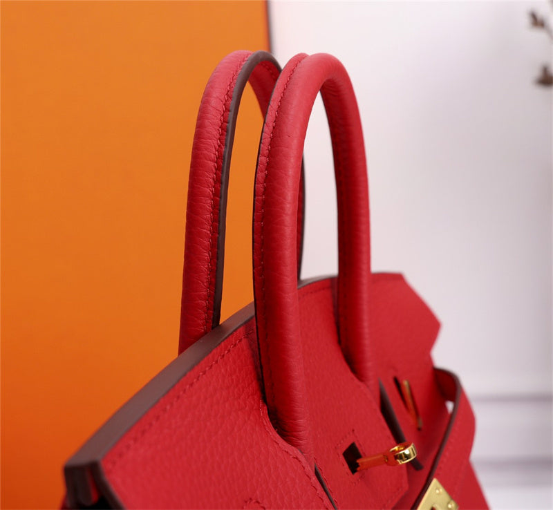 Versatile handbag styled for everyday wear