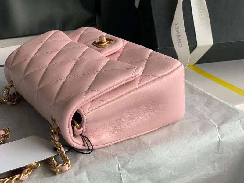 Zivas Charm Signature Style Everyday Handbag (Everyday Luxury Essential) – Close-Up Detail