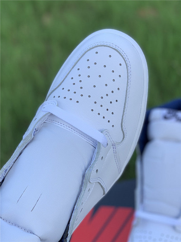 Nike soft grey luxury sneakers view 15 chunky sole construction